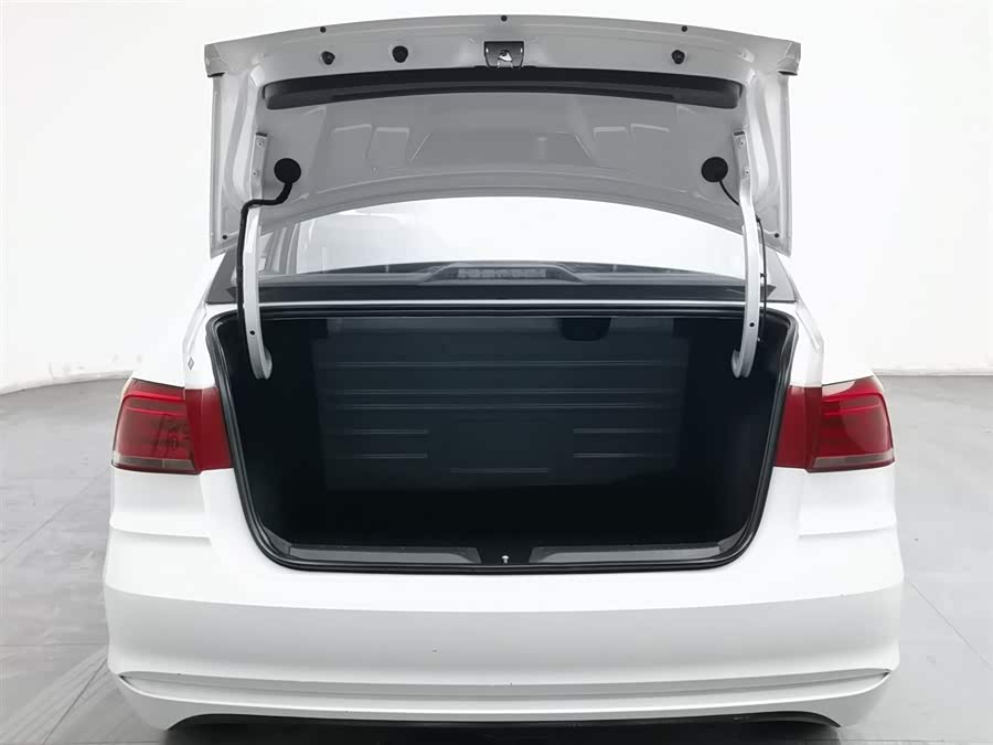 Santana 2022 car image #17