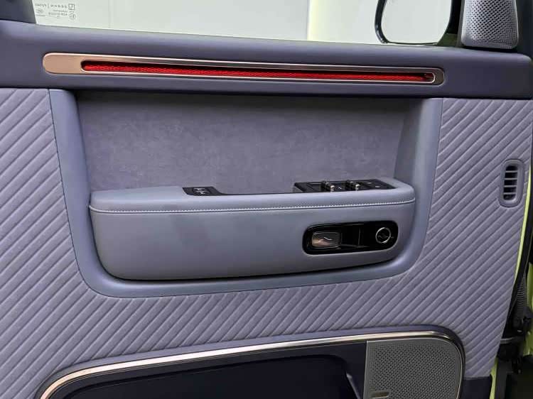 Zeekr MIX 2024 car image #17