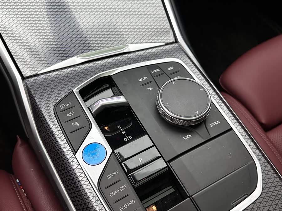 BMW i3 2023 car image #17
