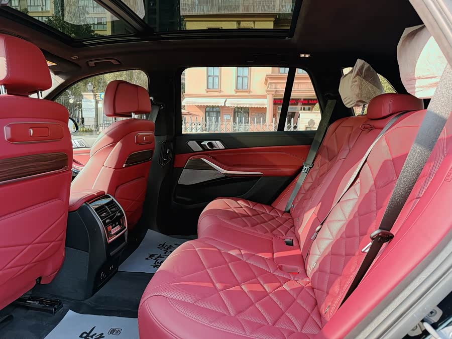 BMW X5 2024 car image #17