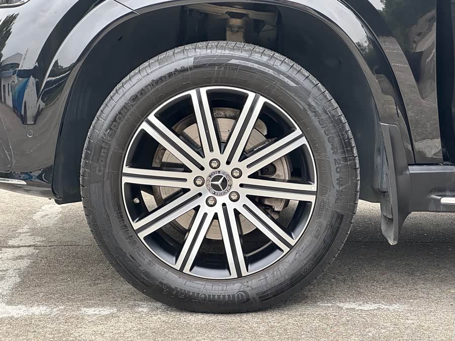 Mercedes-Benz GLE Class 2024 immagine di auto #17