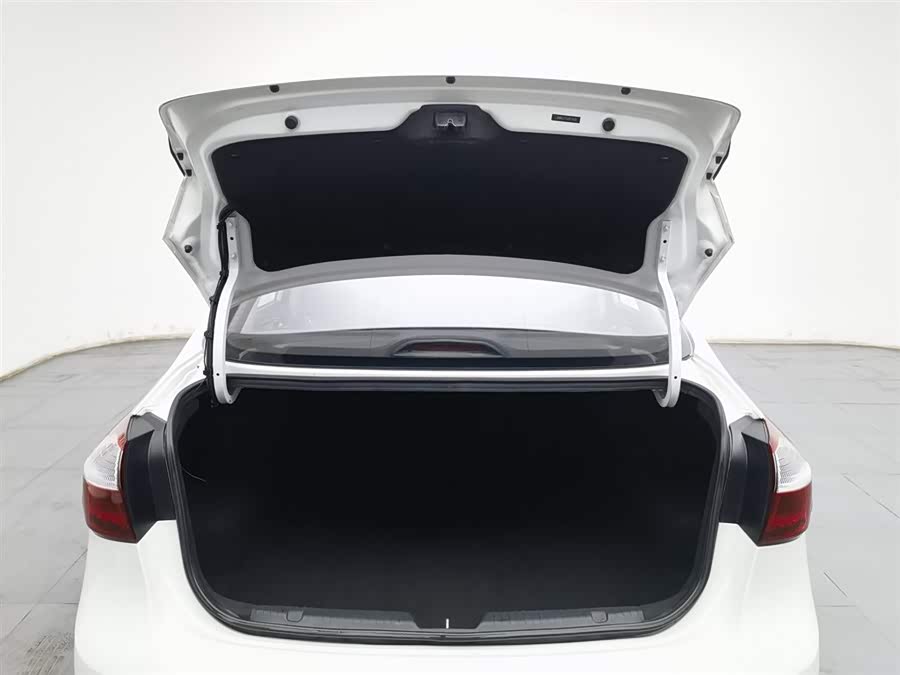 起亚 起亚K3 2018 汽车图片 #17