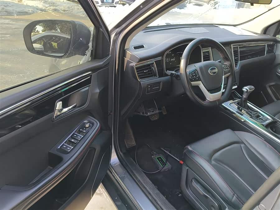 SWM斯威汽车 SWM斯威G05 2020 汽车图片 #17