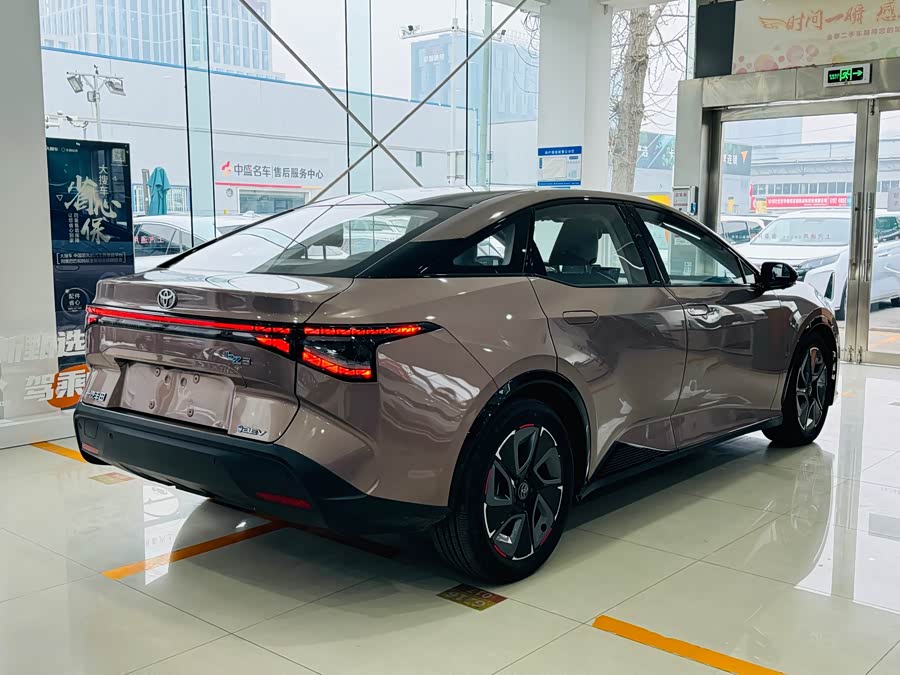 Toyota bZ3 2023 صورة سيارة #17