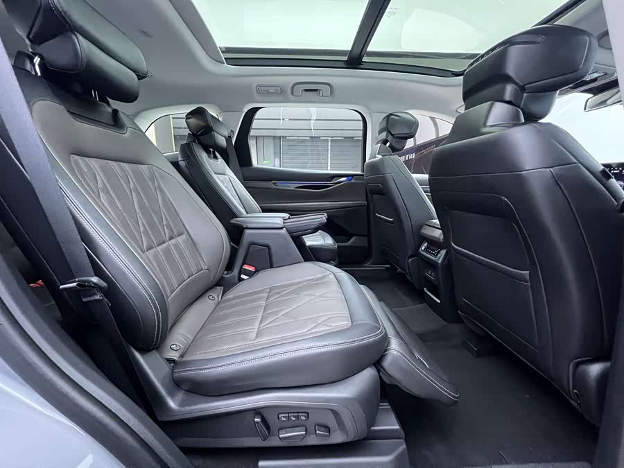 Ford Edge 2024 car image #17