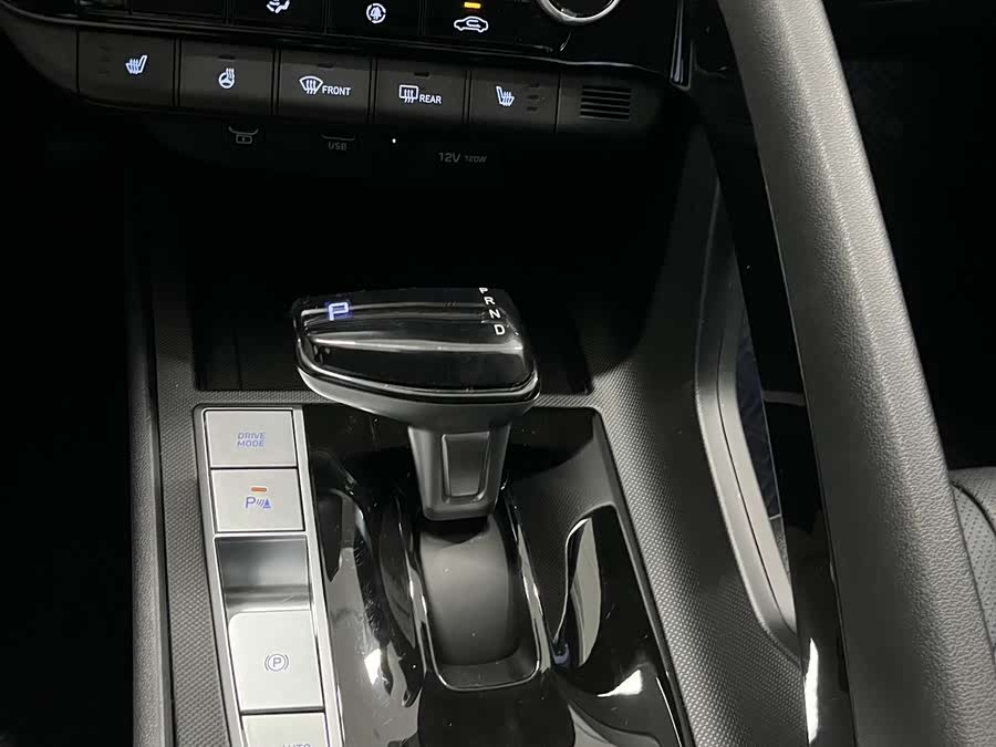 Hyundai Elantra 2024 car image #17