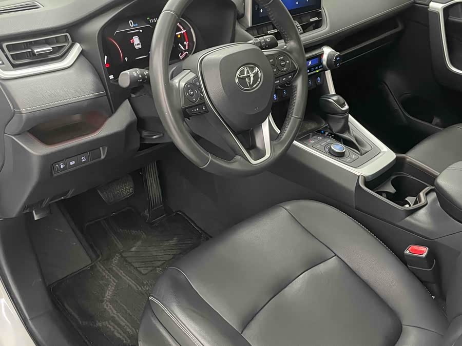 Toyota RAV4 2021 car image #17