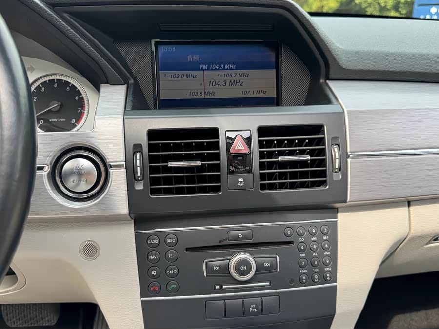 Mercedes-Benz GLK Class (Imported) 2011 immagine di auto #17