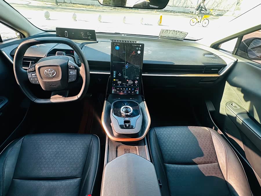 Toyota bZ3 2023 immagine di auto #17