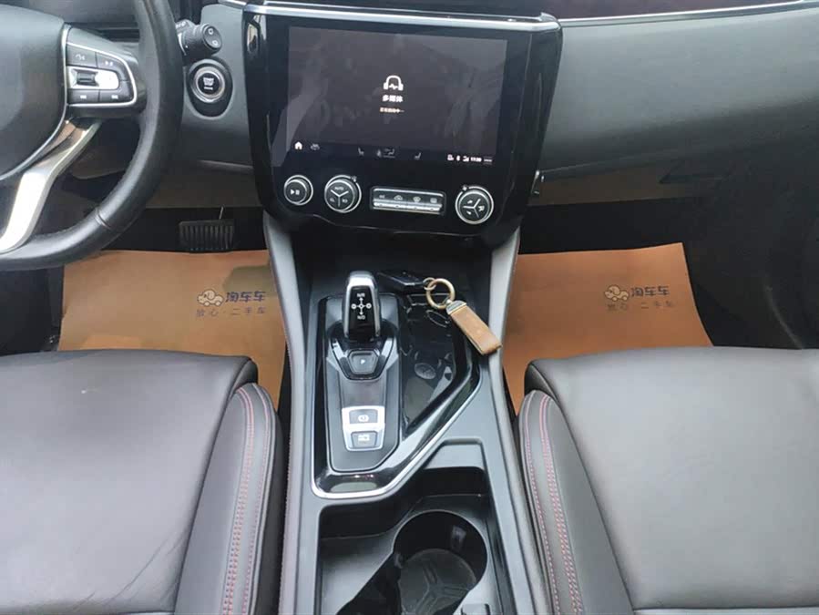 Lynk & Co 02 2019 car image #17