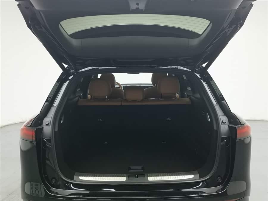 Xpeng G9 2025 car image #17