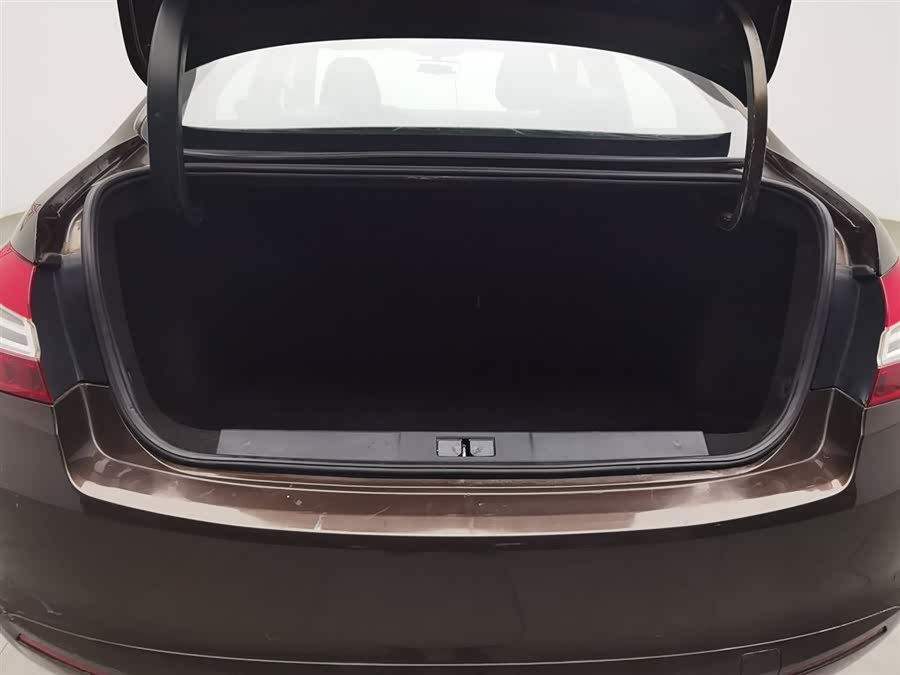 Peugeot 408 2015 immagine di auto #17