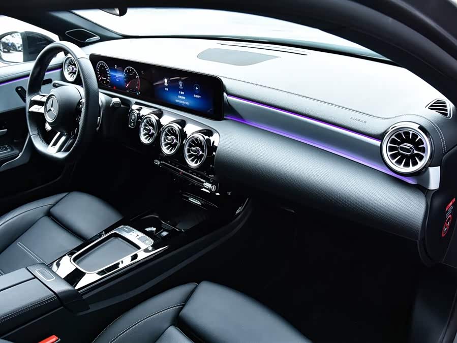 Mercedes-Benz A AMG 2025 #17 Mercedes-Benz A AMG 2025 صورة سيارة #17