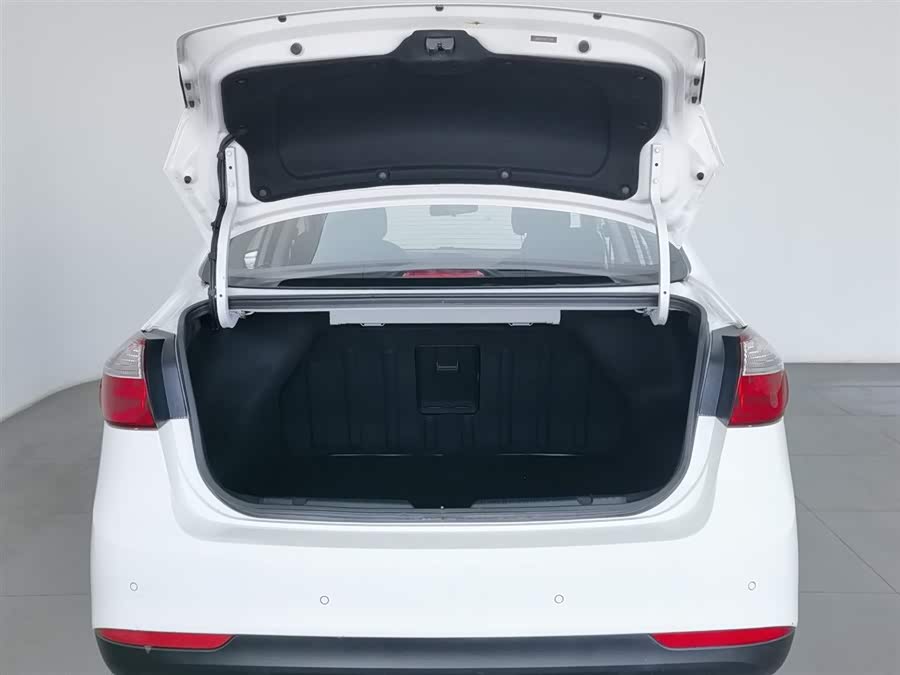 Kia K3 2017 car image #17