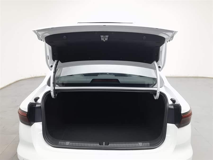 GEELY Emgrand 2025 car image #17