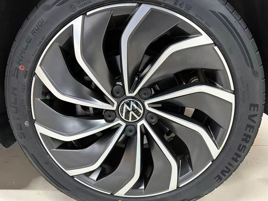 Volkswagen Golf 2022 car image #17