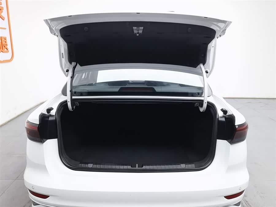 GEELY Emgrand 2023 car image #17