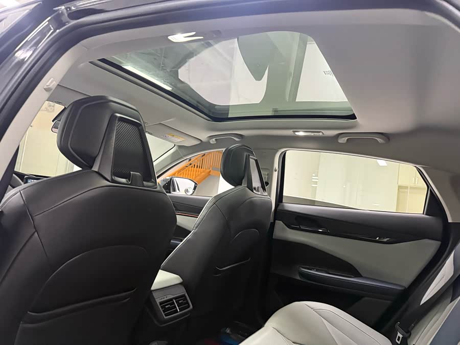 Changan UNI-V iDD 2023 car image #17