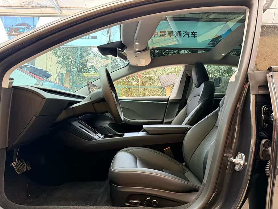 Tesla Model 3 2024 car image #17