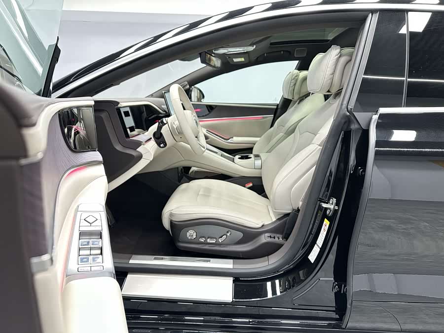 Denza Z9 2024 car image #17