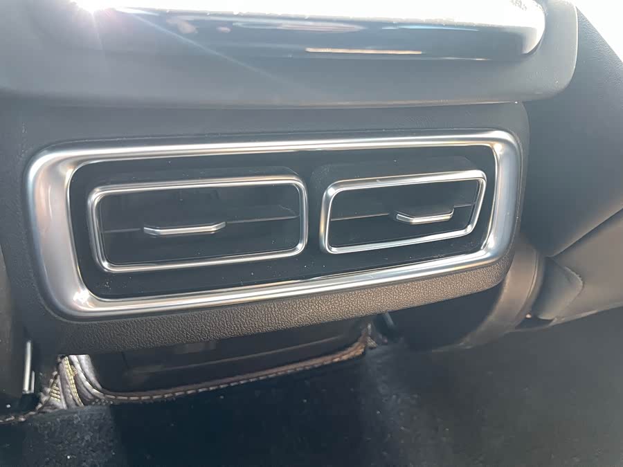 哪吒汽车 哪吒S 2023 汽车图片 #17