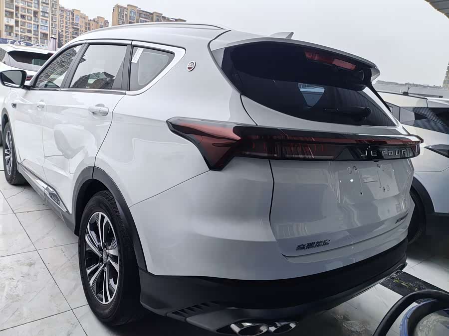Jetour X70 PLUS 2022 car image #17