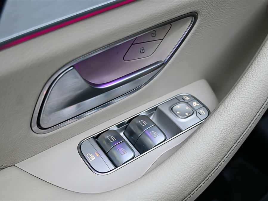 Mercedes-Benz GLE Class 2023 car image #17