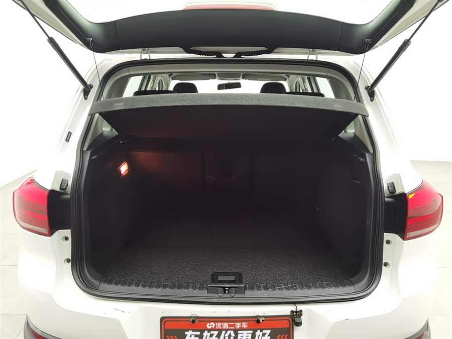 Volkswagen Tiguan 2019 car image #17