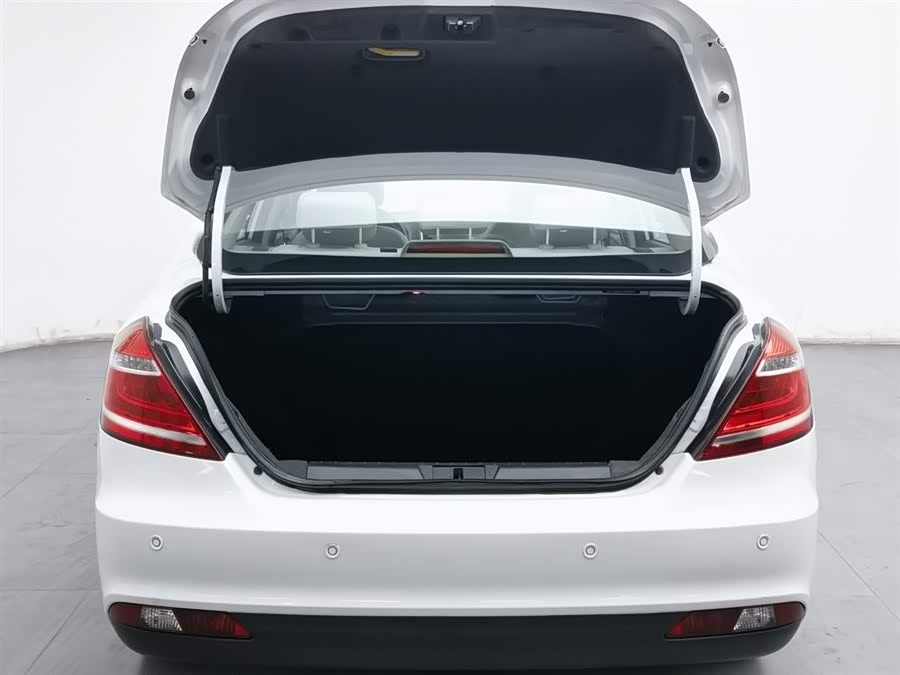 GEELY Emgrand 2015 car image #17