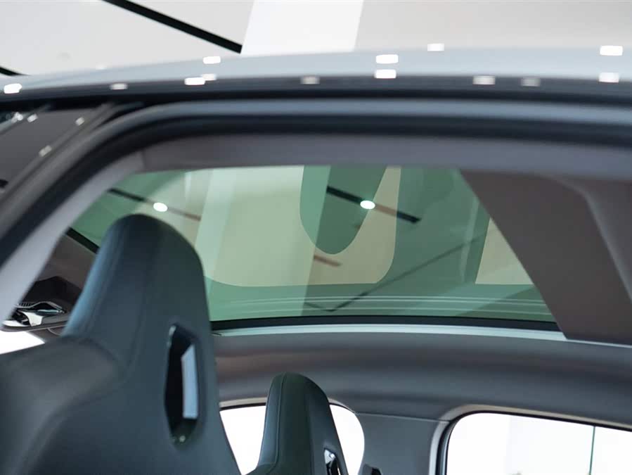 BMW 2 Series 2025 car image #17