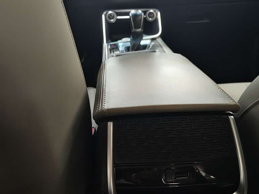 GEELY Binray 2019 car image #17