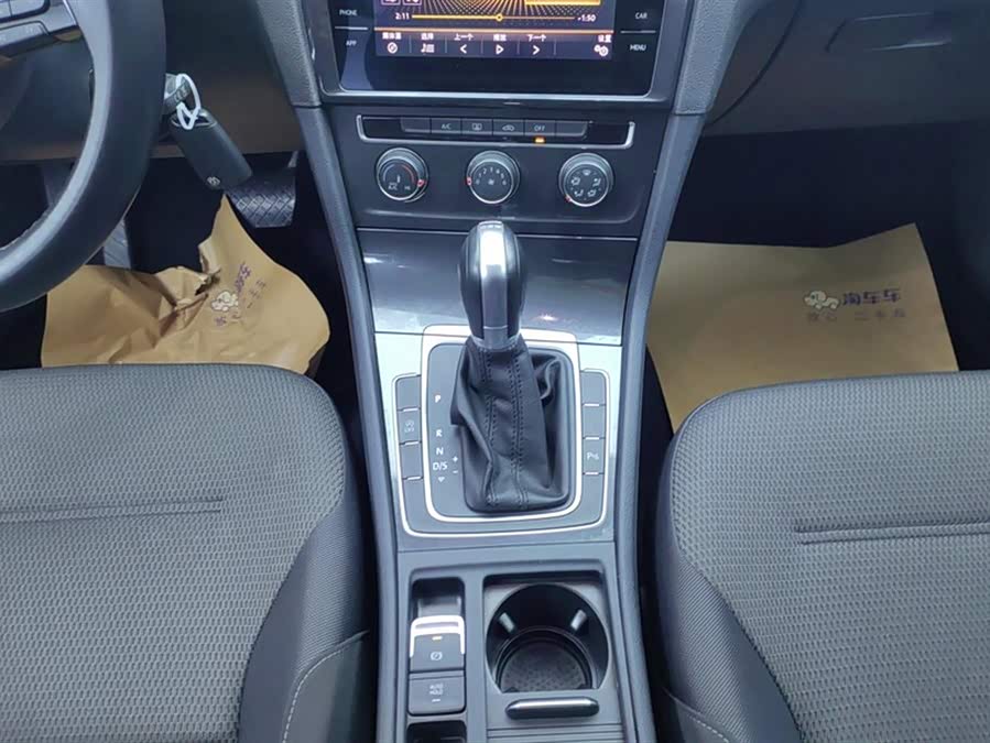 Volkswagen Golf (Imported) 2019 imagem de carro #17