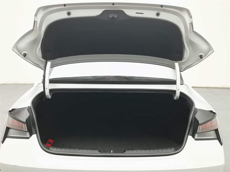Hyundai Elantra 2022 car image #17