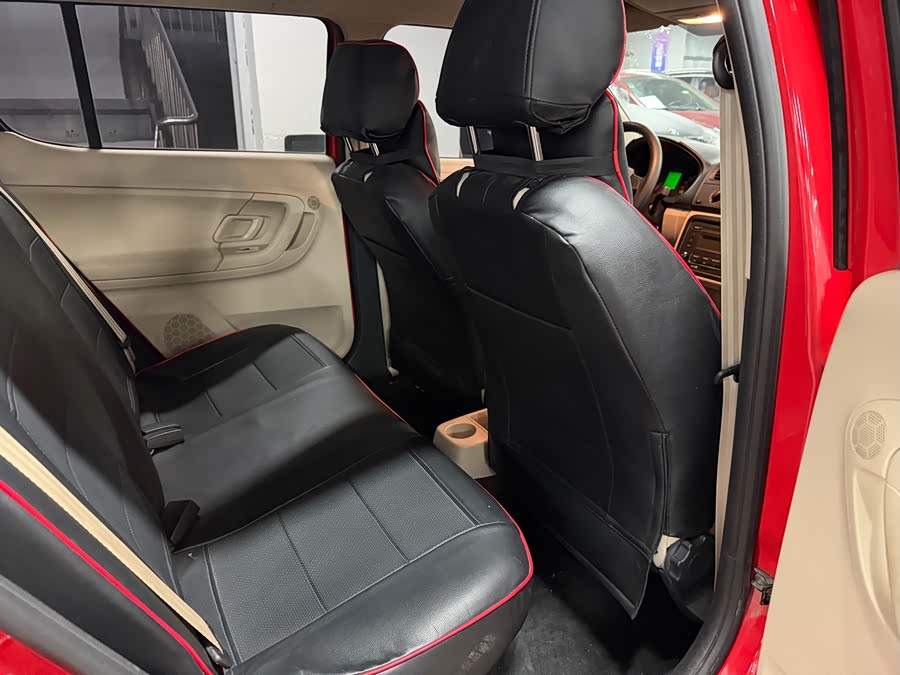 Skoda Fabia 2014 immagine di auto #17