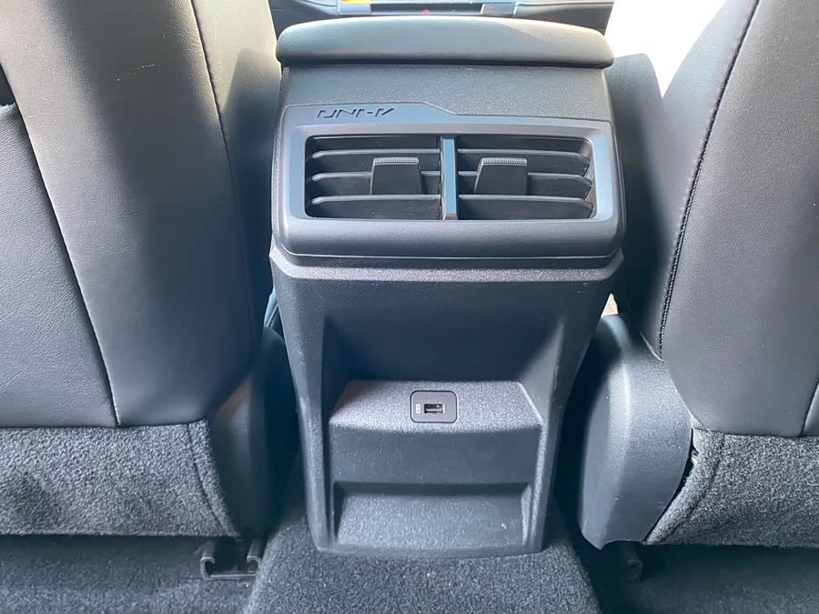 Changan UNI-V 2022 car image #17