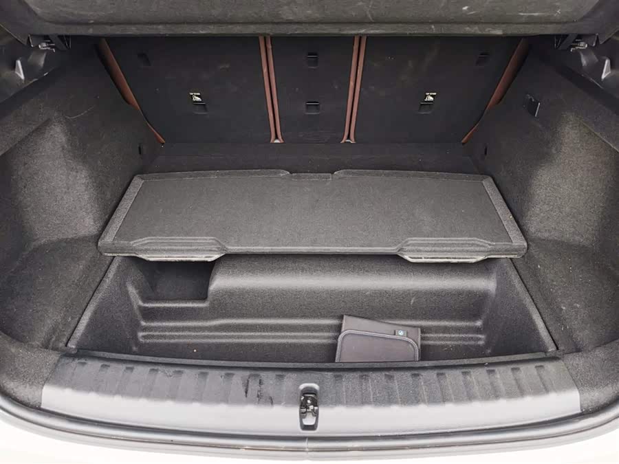 BMW iX1 2025 صورة سيارة #17