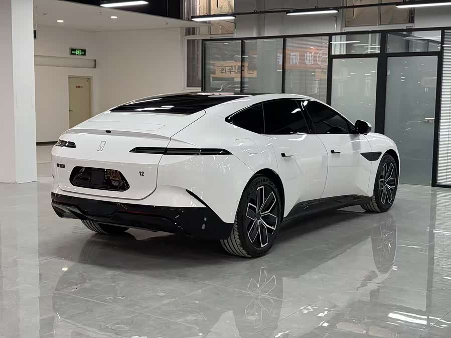 Avatr 12 2025 car image #17