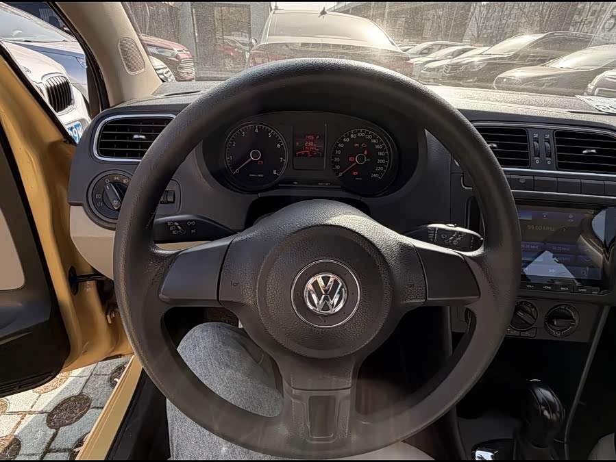 大众 Polo 2011 汽车图片 #17