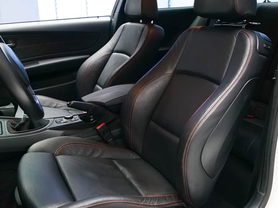 BMW 1 Series M 2012 car image #17