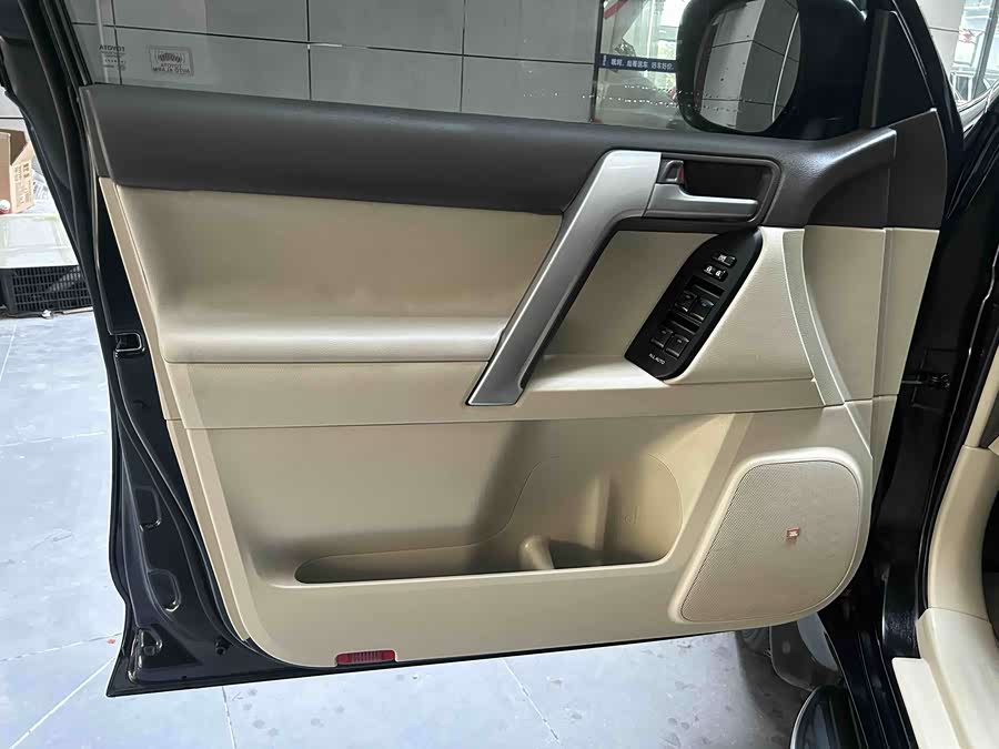 Toyota Land Cruiser Prado 2019 car image #17