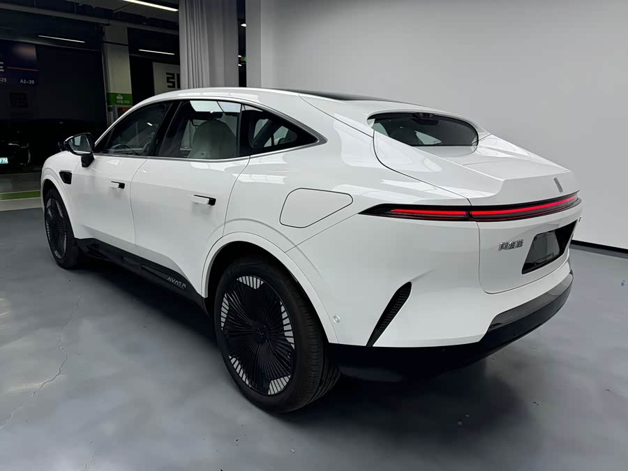 Avatr 11 2025 immagine di auto #17