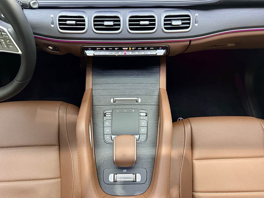 Mercedes-Benz GLE Class 2024 car image #17