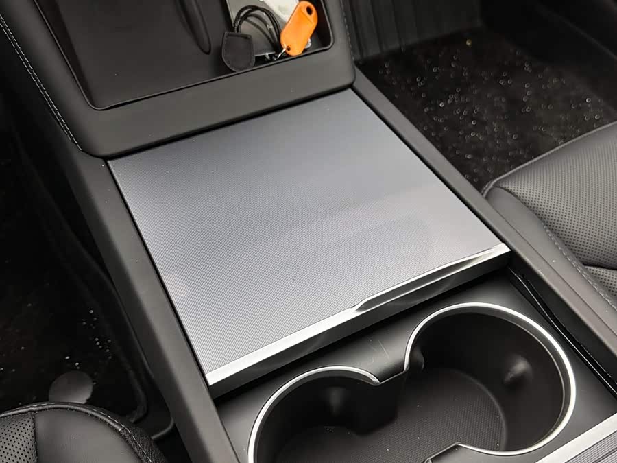 Tesla Model 3 2025 car image #17
