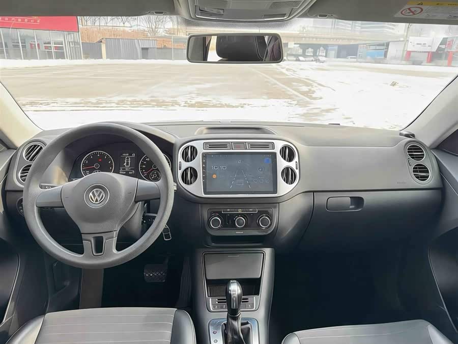 Volkswagen Tiguan 2018 car image #17