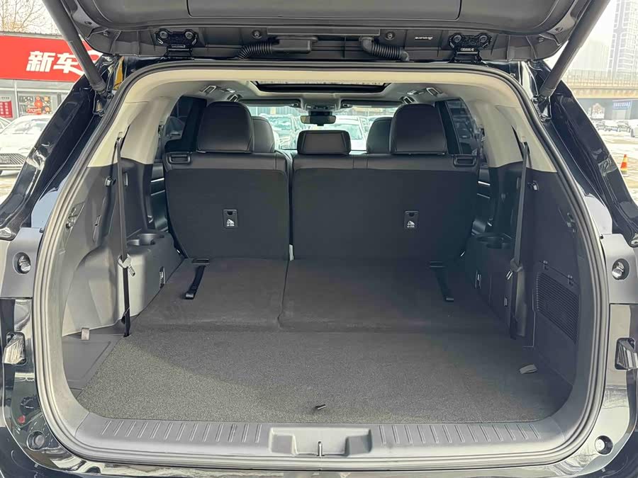 Toyota Highlander 2025 car image #17