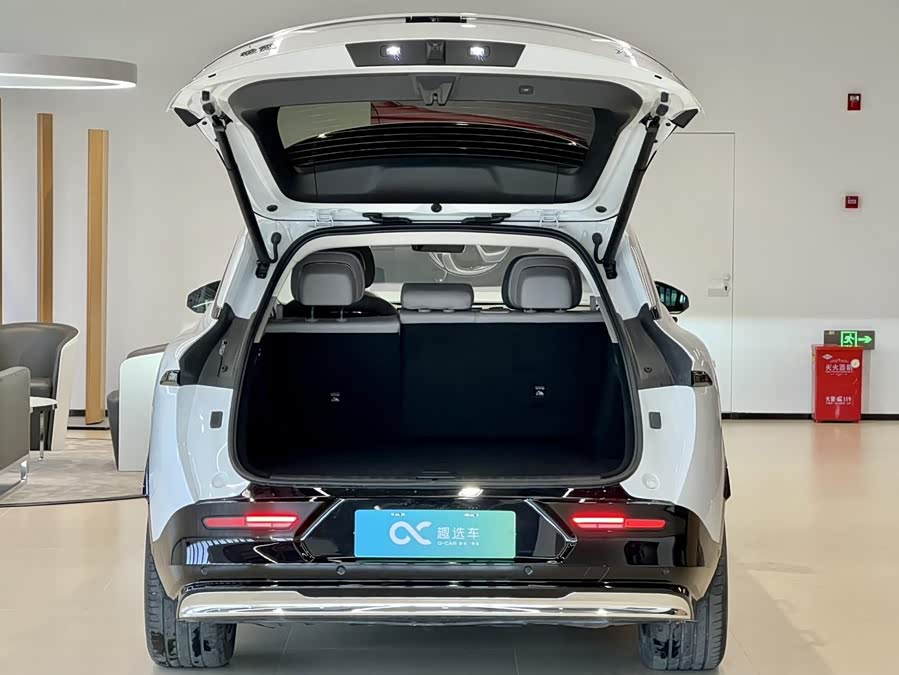 Zeekr 7X 2024 car image #17