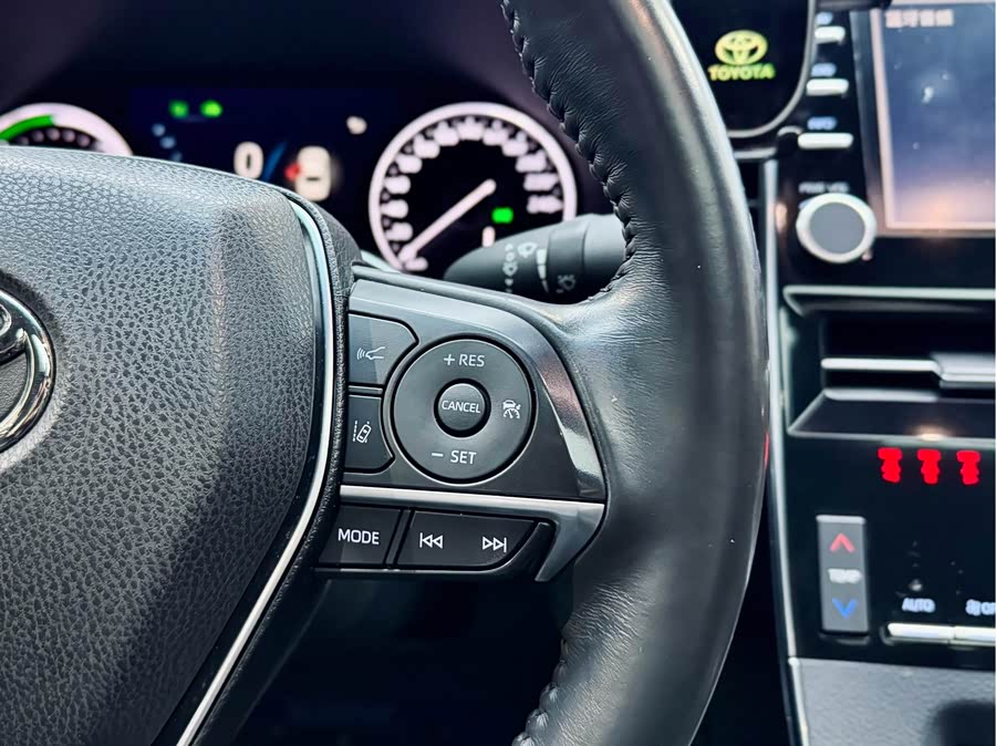 Toyota Avalon 2022 car image #17