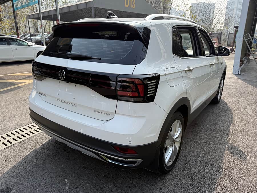Volkswagen T-Cross 2021 #17 Volkswagen T-Cross 2021 car image #17