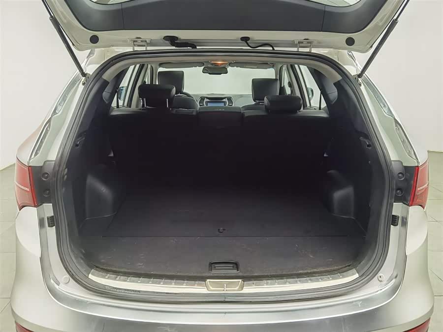 Hyundai Santa Fe 2015 car image #17