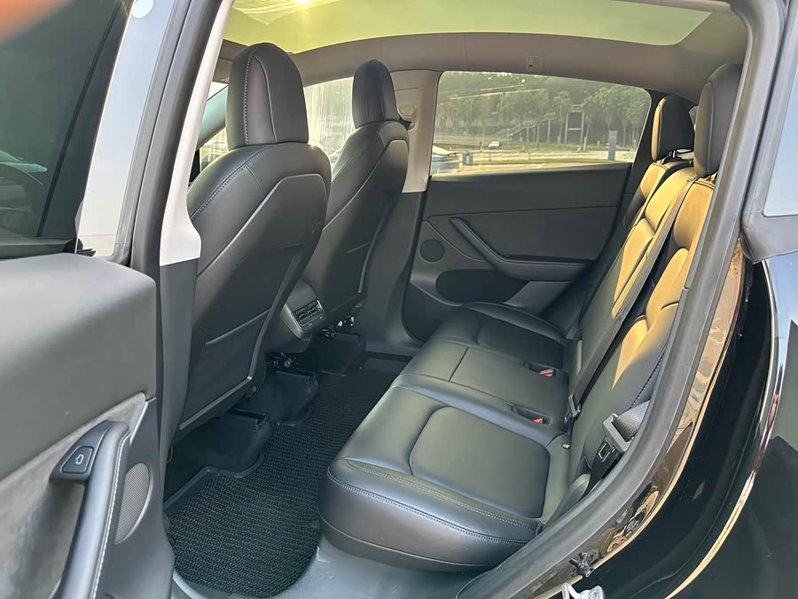 Tesla Model Y 2022 #17 Tesla Model Y 2022 car image #17